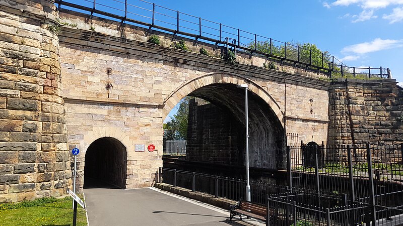 File:Skerne Railway Bridge South Side Centre May 2021.jpg