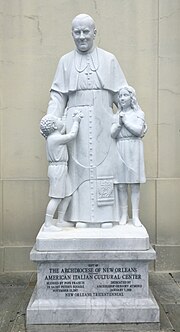 Miniatuur voor Bestand:Statue of Pope John Paul II at Saint Louis Cathedral, New Orleans, LA.jpg