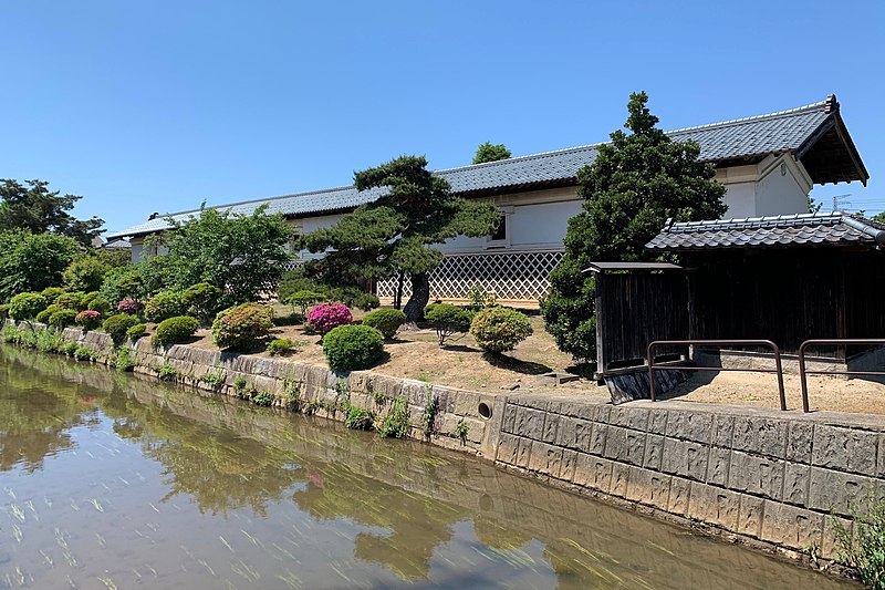 File:Suibara Sato Residence Storehouse 001 May2020.jpg