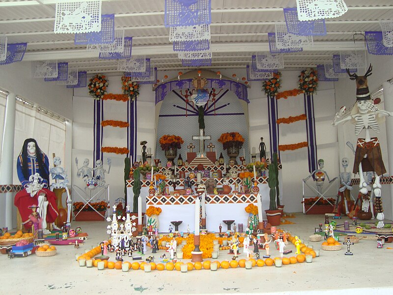 File:Tabasco.Altar de muertos 2.JPG