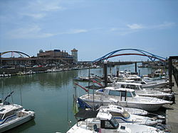 Taiwan Yong-an Fishery Harbor.jpg