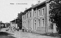 Teche mairie et école début XX siècle.jpg