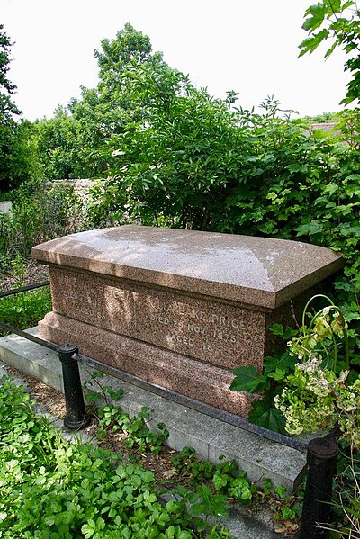 File:The grave of William Frederick Lake Price in the churchyard of St Peter-in-Thanet, Kent.jpg