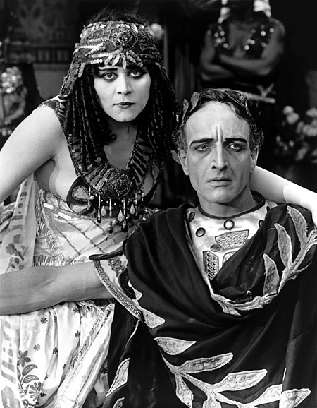 Theda Bara - Cleopatra 02.jpg