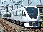 東武N100系電車