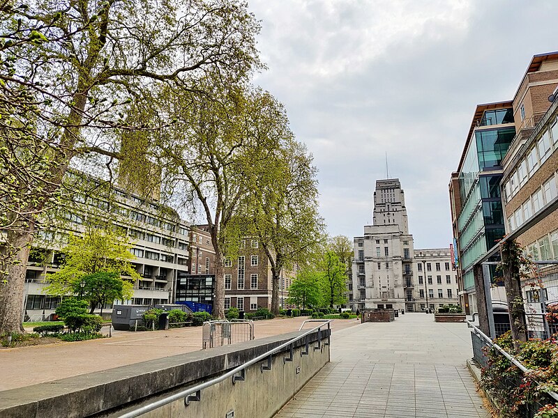 File:Torrington Square towards Senate House.jpg