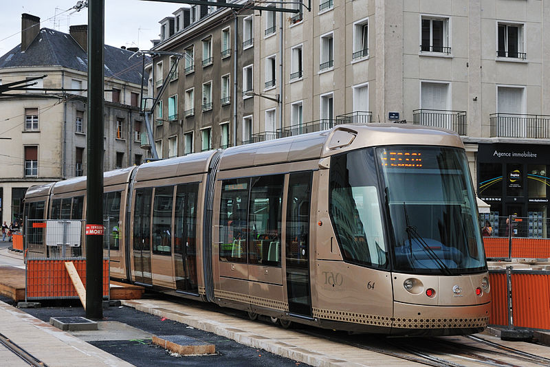 File:Tramway Orleans essais Citadis 302 2.jpg