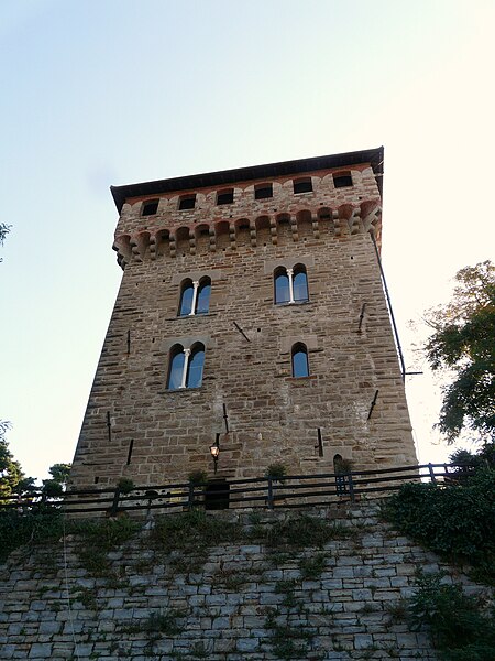 File:Trisobbio-castello2.jpg