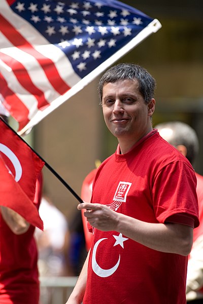 File:Turkish Parade 2009 on Manhattan 2.jpg