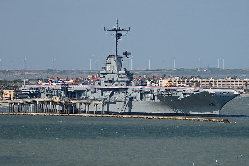 File:USS Lexington (CV-16) (27166009028).jpg