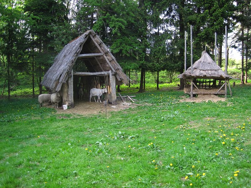 File:Uhřínov (u Liberka) -archeologický skanzen Villa Nova (7).jpg