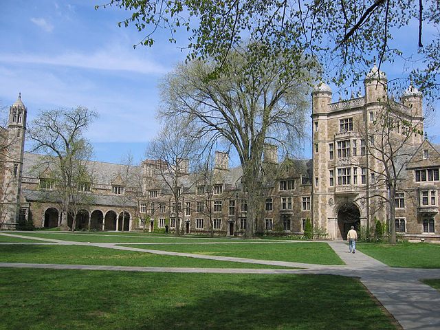 640px-Umichlawquadrangle.jpg (640×480)