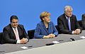 English: Signing of the coalition agreement for the 18th election period of the Bundestag. Sigmar Gabriel, Angela Merkel, Horst Seehofer. Deutsch: Unterzeichnung des Koalitionsvertrages der 18. Wahlperiode des Bundestages. Sigmar Gabriel, Angela Merkel, Horst Seehofer.