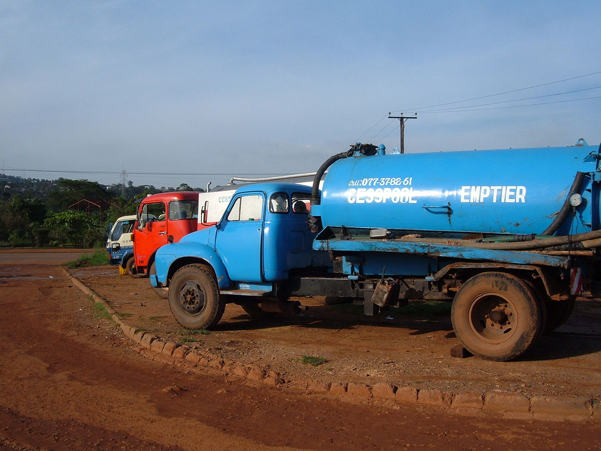 sewer pumper truck