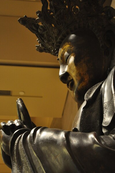 File:Vairocana Buddha in the ROM (profile).jpg