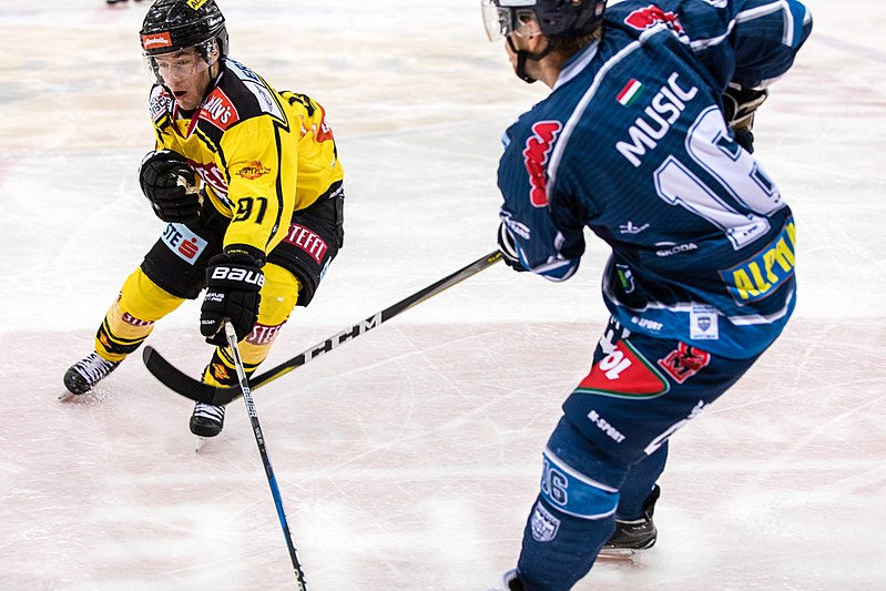 File:Vienna Capitals vs Fehervar AV19 -111.jpg