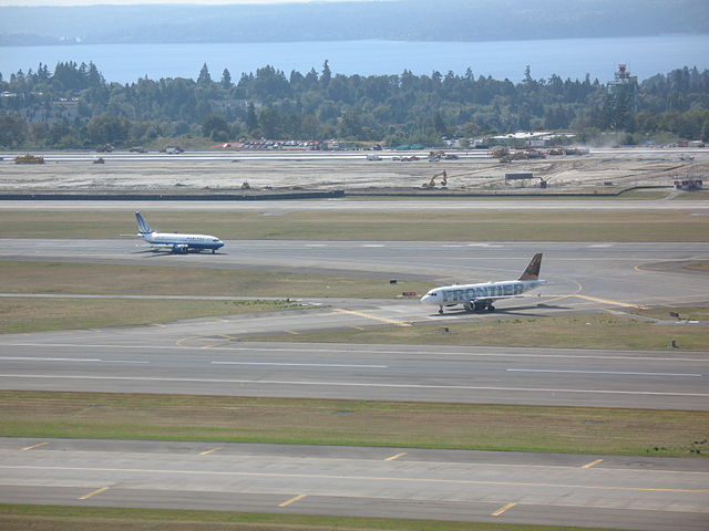 Sea–Tac Airport in September 2007 as runway 16R/34L was under construction (opened November 2008)