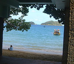 Blick auf Little Tobago von Blue Waters Inn.jpg