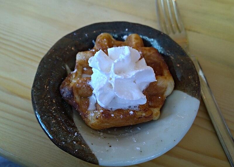 File:Waffle for dessert at Shishinori (16296508266).jpg