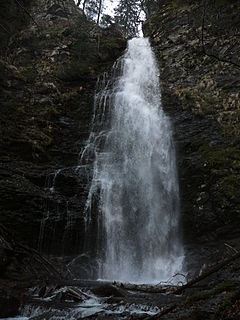 Karlovsko Praskalo waterfall