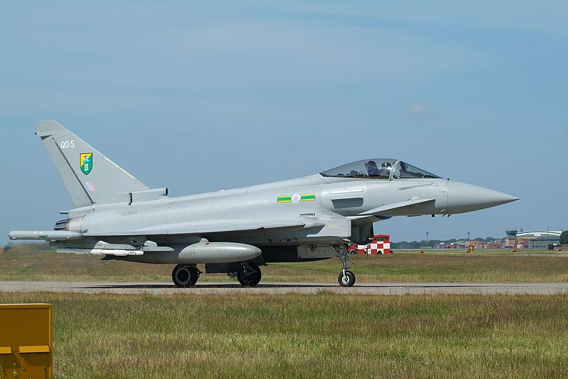 File:ZJ936 QO-S Typhoon F.2s of 3 (AC) Sqdn. (4754429041).jpg