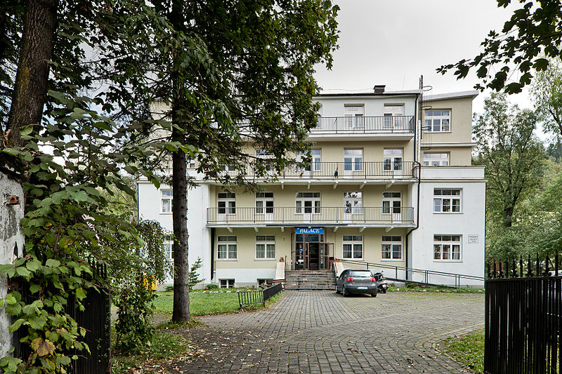 File:'Palace”, Zakopane, A-406 M 03.jpg