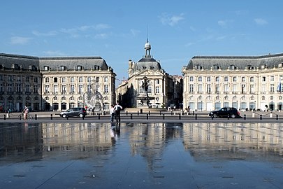 File:138 - Place de la Bourse et le miroir d'eau - Bordeaux.jpg