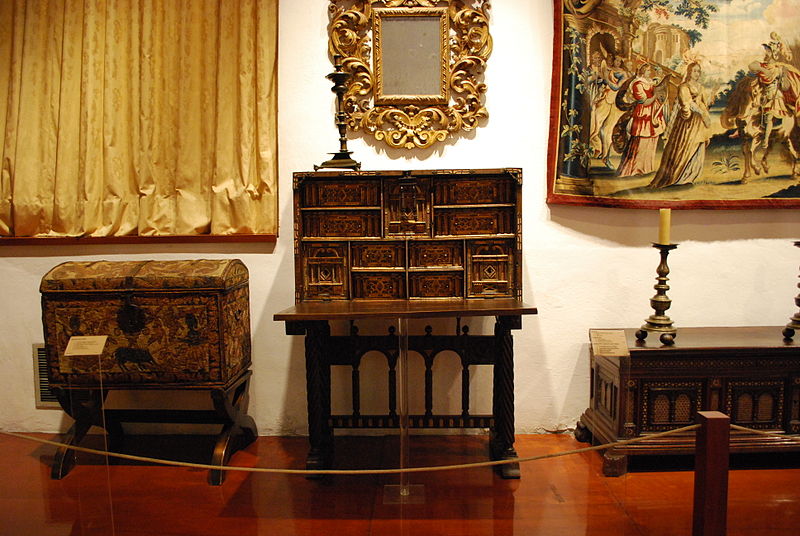 File:17thCenturyDeskFranzMayer.jpg