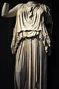 201209071731a Berlin Pergamon Museum, Gewandstatue Hera, 180-170 v.u.Z., FO Pergamon, Athenaheiligtum FJ 1880.jpg