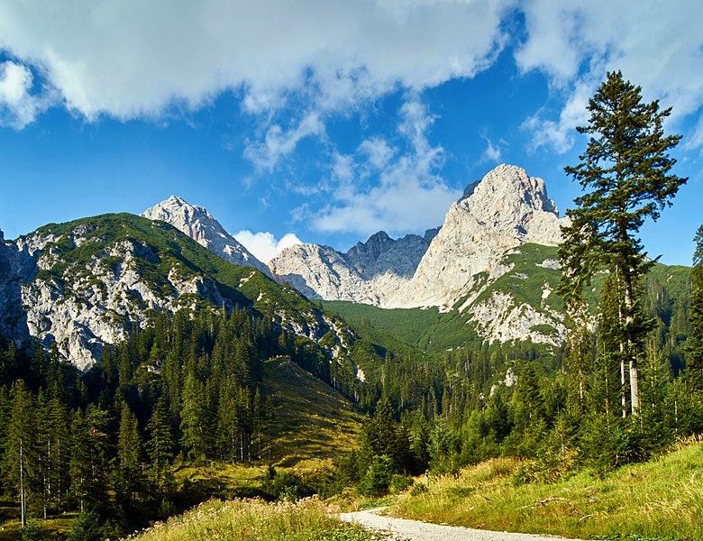 File:20150822 Breithorngruppe im Steinernen Meer, Saalfelden, Österreich (01890).jpg