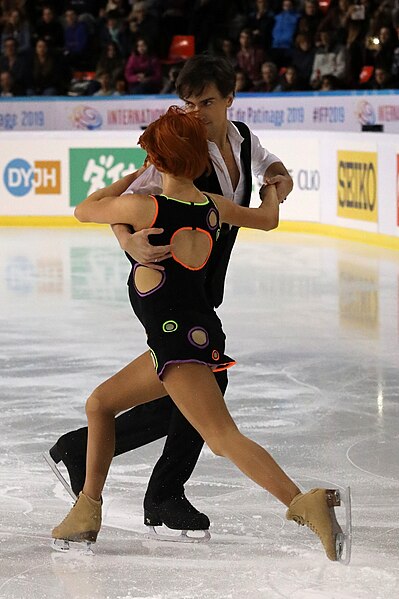 File:2019 Internationaux de France Friday ice dance RD group 1 Tiffani ZAGORSKI - Jonathan GUERREIRO 8D9A5449.jpg