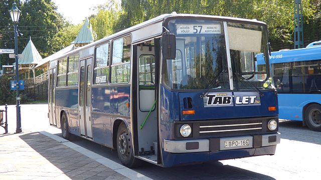 57-es busz a Hűvösvölgy végállomáson