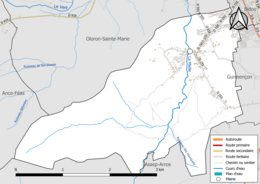 Carte en couleur présentant les réseau hydrographique de la commune