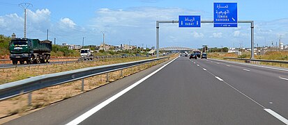Autoroute marocaine A1 reliant Casablanca à Rabat.