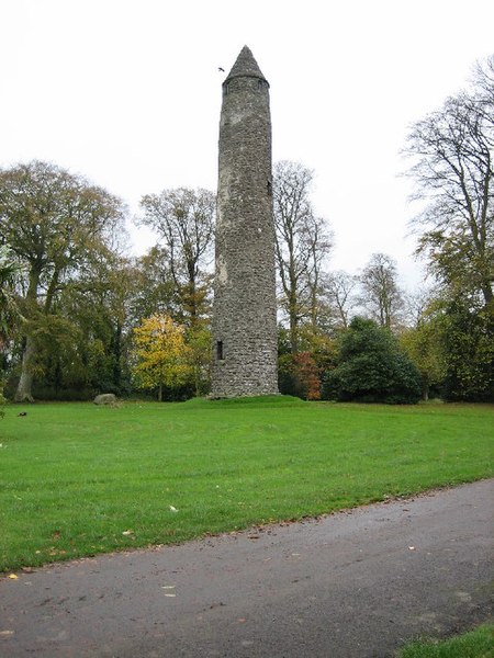 File:Antrim Round Tower - geograph.org.uk - 78337.jpg