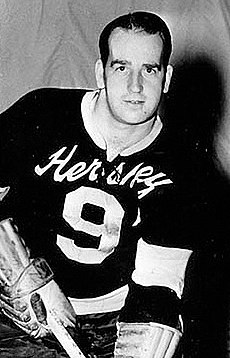 Арни Куллман, орталығы - Hershey Bears (1948-60) .jpg