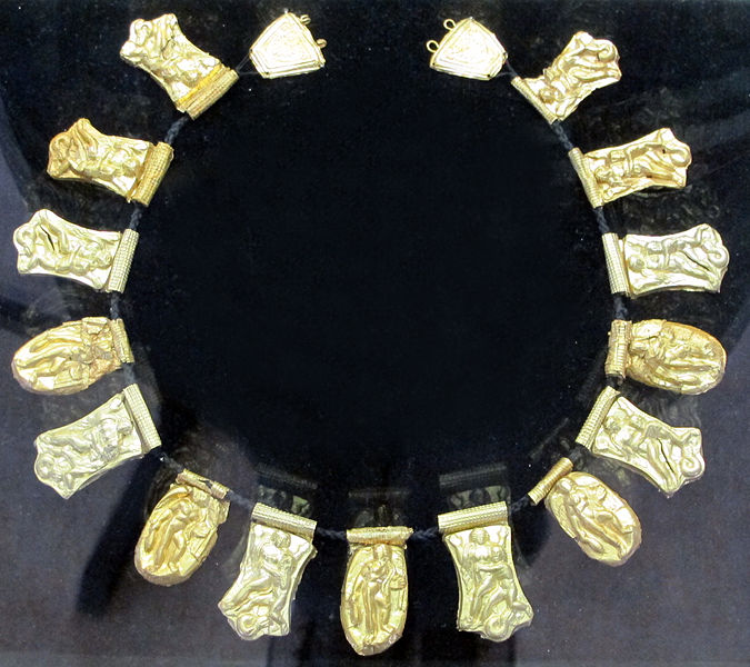 File:Arte etrusca, collana d'oro, IV sec. ac. 02.JPG