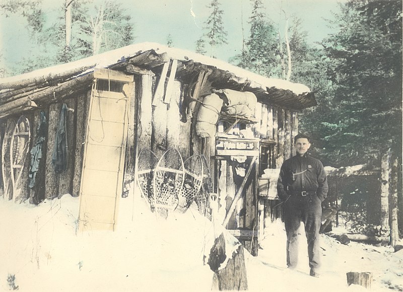 File:Assistant Ranger at Nina-Moose Cabin. (Ed Botten) 1922-1933 (5187993682).jpg