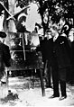 أتاتورك يقدم الأبجدية التركية الجديدة لسكان مدينة قيصري بوسط الأناضول في 20 سبتمبر 1928