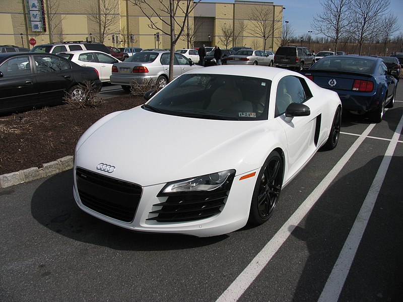 File:Audi R8 4.2 FSI Quattro (8587423208).jpg