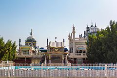 Bhong Masjid memenangkan Penghargaan Aga Khan untuk Arsitektur pada tahun 1986.