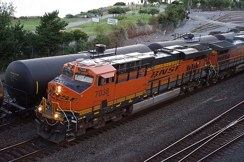 File:BNSF 7038 GE ES44C4.JPG