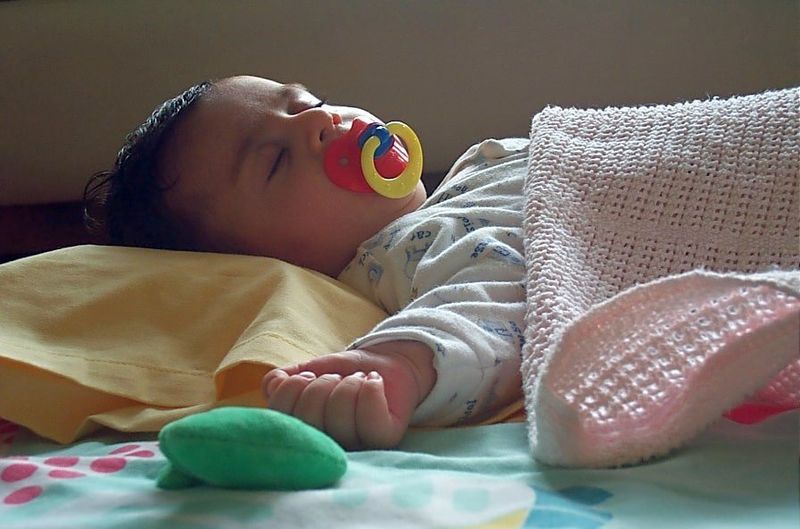 File:Baby sleeping 2929 Nevit.jpg
