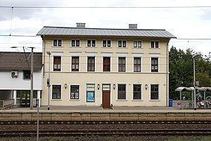 Bahnhof Niederbrechen Depan 02.jpg