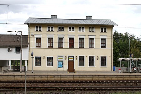 Bahnhof Niederbrechen Front 02