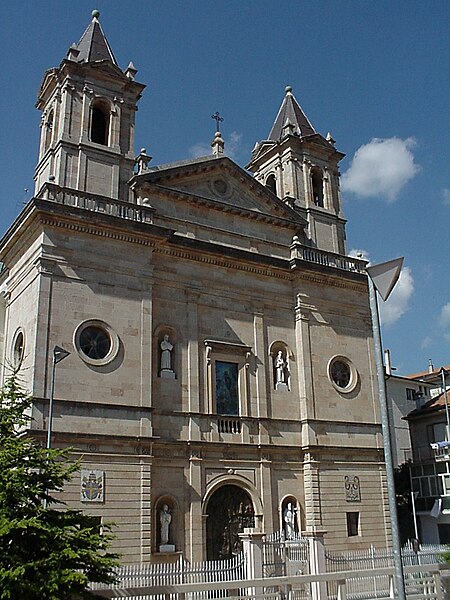 File:Basilica di Sant'Angelo d'Acri, chiesa di Acri, Italia.jpg