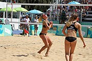 Deutsch: Beachvolleyball bei den Olympischen Jugendspielen 2018; Tag 11, 17. Oktober 2018; Jungen, Spiel um Platz 3 – USA (Devon Newberry/Lindsey Sparks)-Norwegen (Emilie Olimstad/Frida Berntsen) 1:2 (21–1/13–21/9–15) English: Beach volleyball at the 2018 Summer Youth Olympics at 17 October 2018 – Bronze Medal Match – USA (Devon Newberry/Lindsey Sparks)-Norway (Emilie Olimstad/Frida Berntsen) 1:2 (21–1/13–21/9–15)