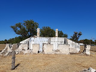 <span class="mw-page-title-main">Bell Cottage ruin</span> Ruined cottage in East Rockingham, Western Australia