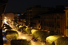 Vista notturna del Viale Principe di Napoli, via principale del Rione Ferrovia