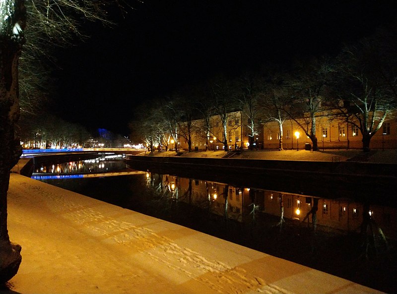 File:Biblioteksbron ukrainska färger december 2022.jpg